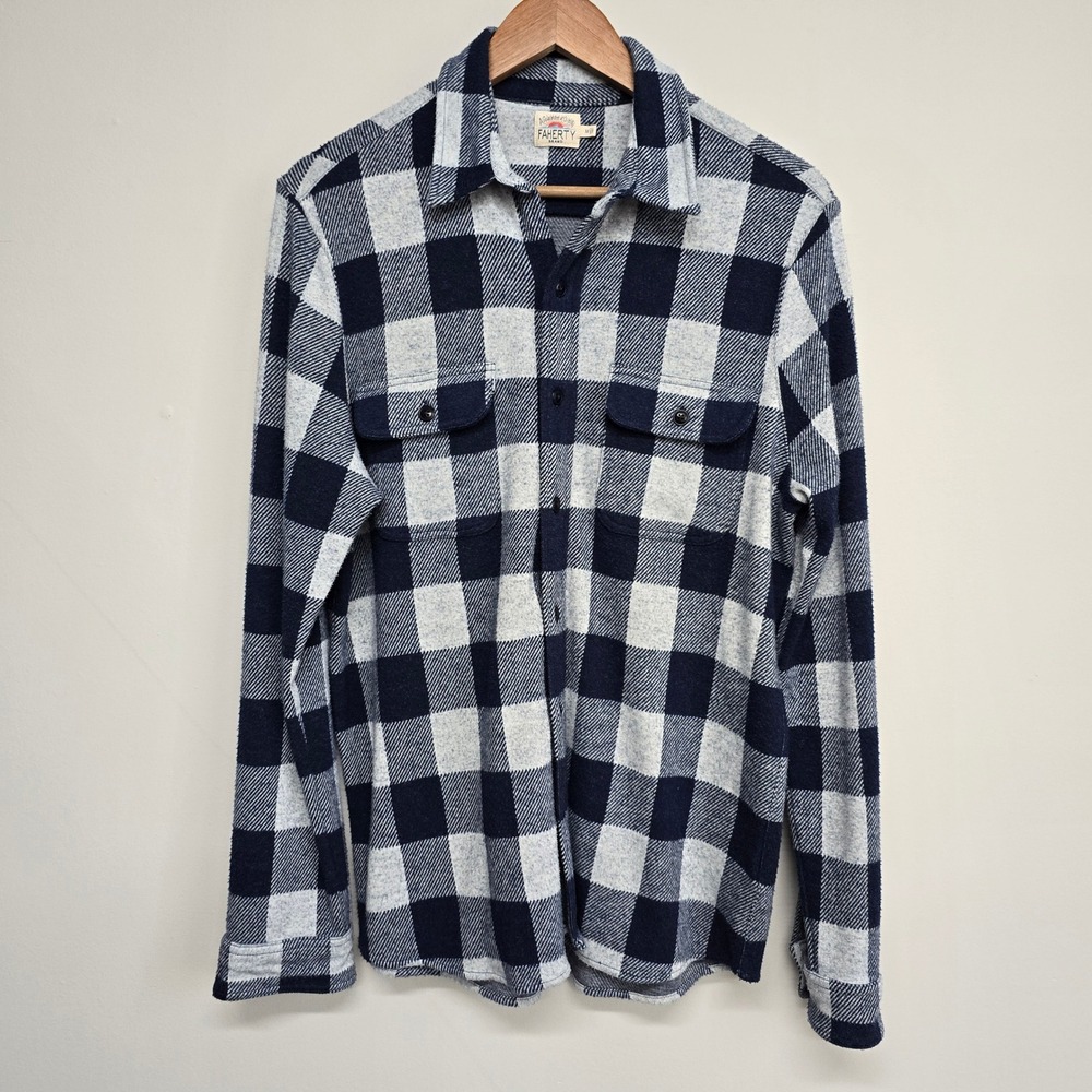Faherty Legend Sweater Shirt‎ Mens Medium Navy Grey Buffalo Plaid Knit Coastal